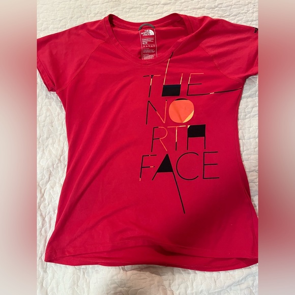 North face dri-fit top in size medium color orange - Picture 1 of 2